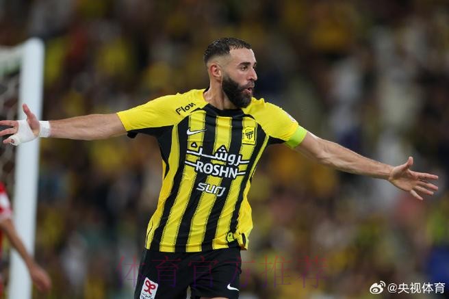 王的惩罚!本泽马刷爆历史 霸气!巴萨球员也夸他 王的惩罚!本泽马刷爆历史 霸气!巴萨球员也夸他