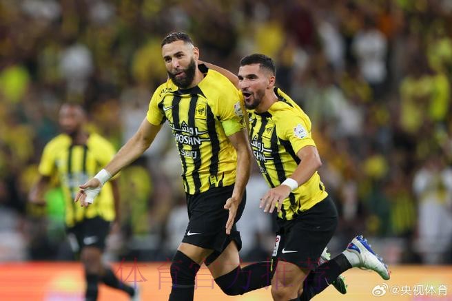 王的惩罚!本泽马刷爆历史 霸气!巴萨球员也夸他 王的惩罚!本泽马刷爆历史 霸气!巴萨球员也夸他